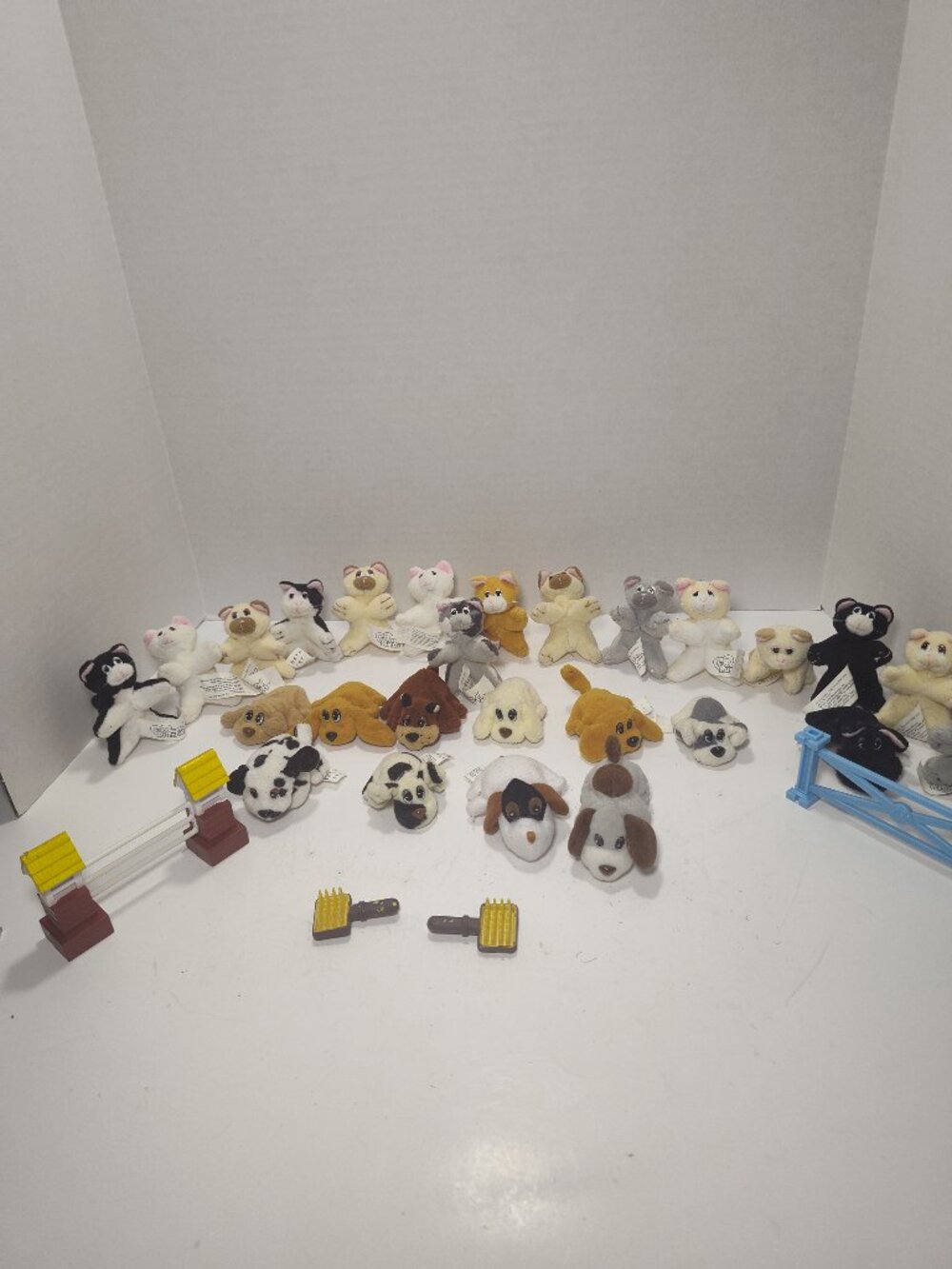 Vtg Pound Puppies Pound Purries Mini Figures Lot 28 Pets Accessories Galoob 1995